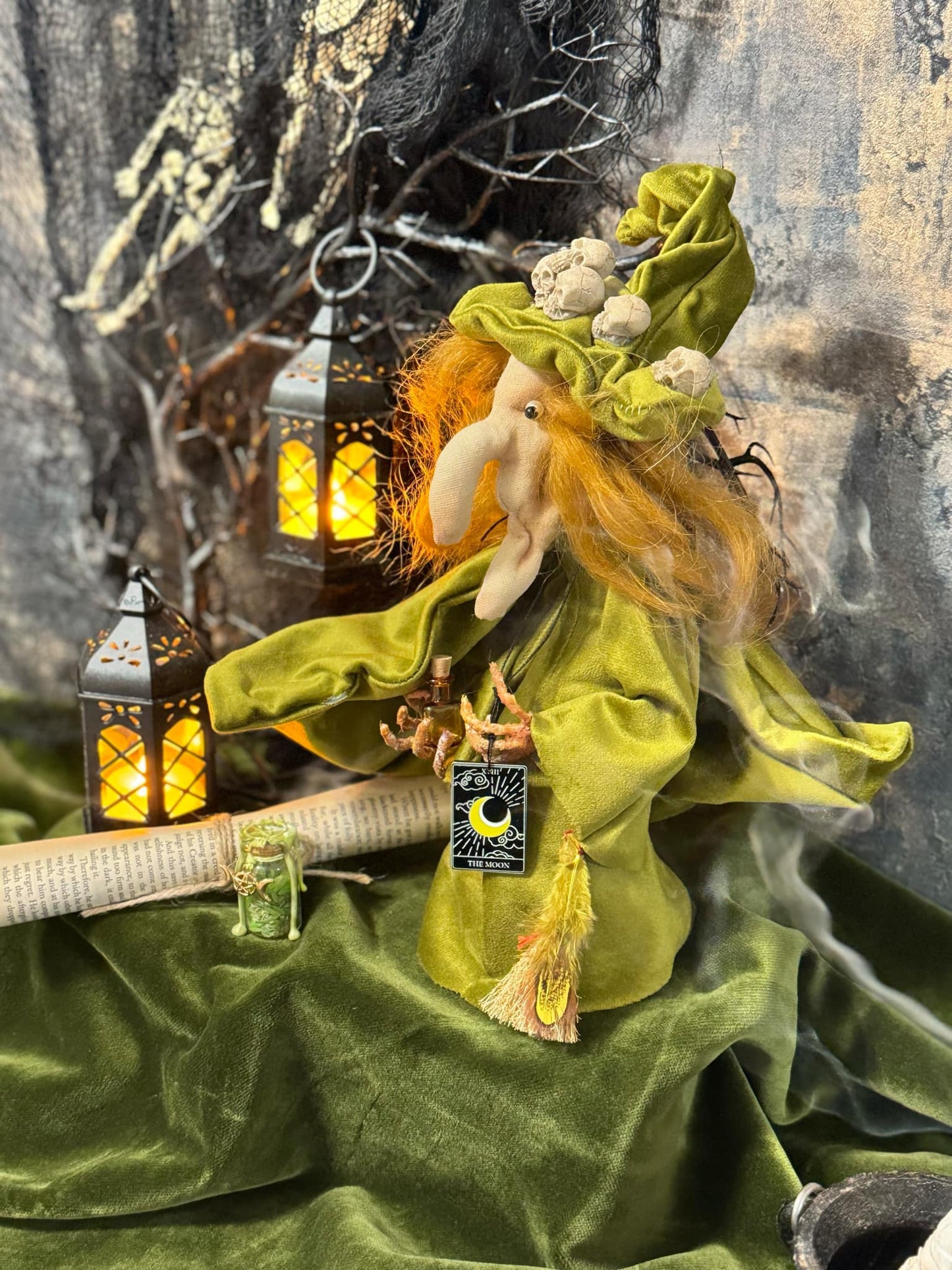 Taro card Witch